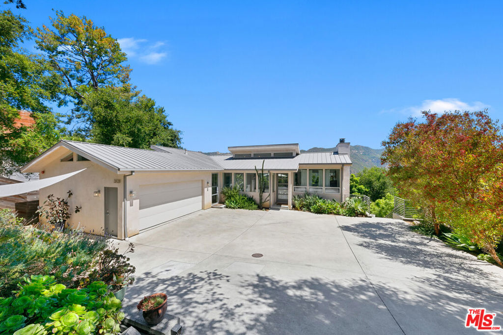 2028 Corral Canyon Road Property Photo 4