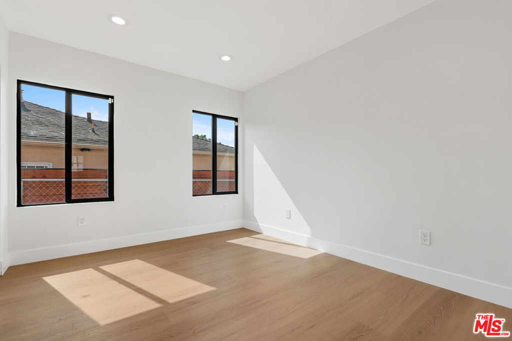 5168 Southridge Avenue Property Photo 21