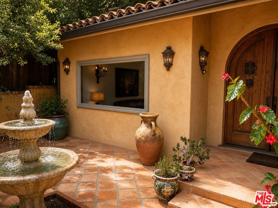 2695 La Cuesta Drive Property Photo 3