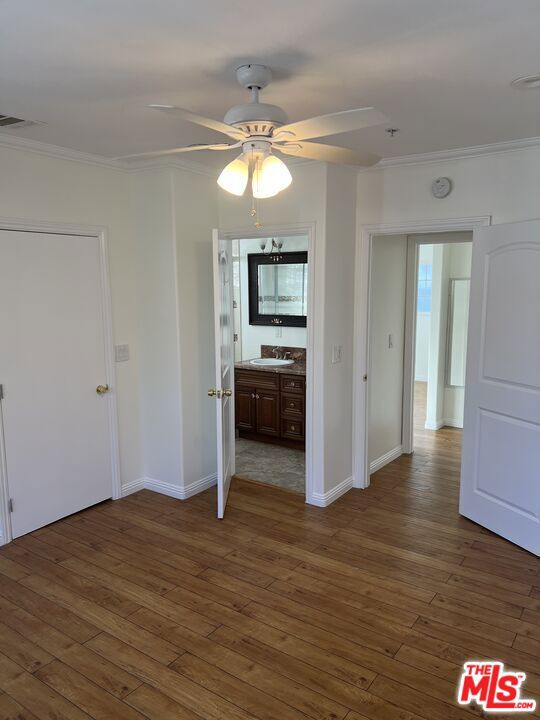 4626 Noble Avenue Property Photo 15