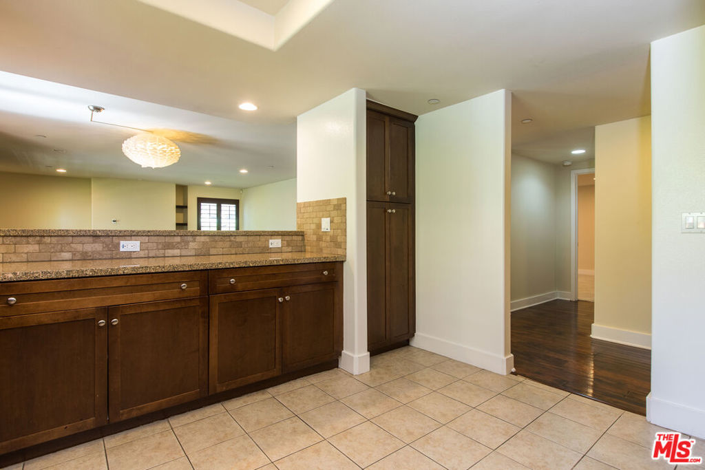 7249 Franklin Avenue 201 Property Photo 9