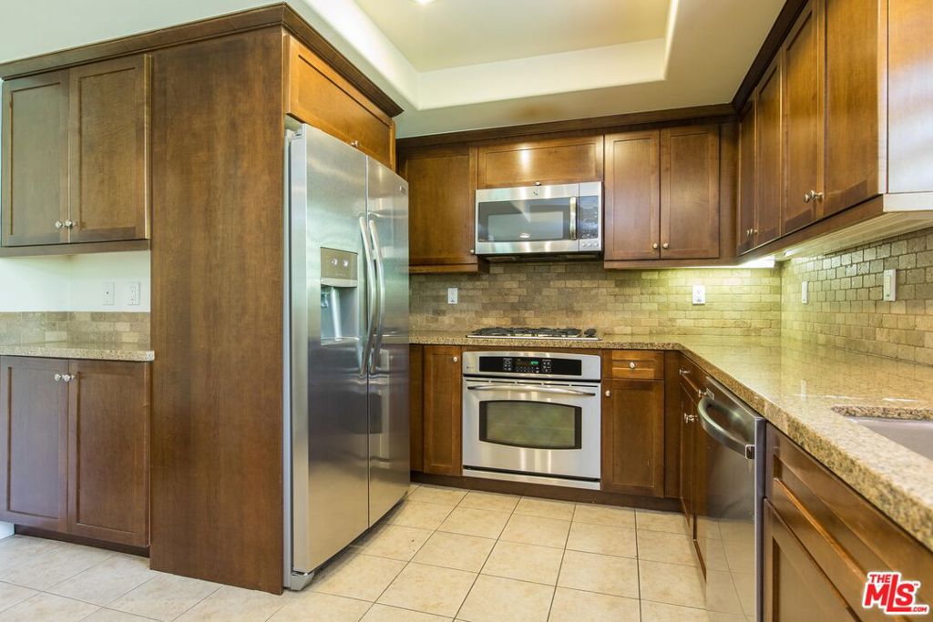 7249 Franklin Avenue 201 Property Photo 10