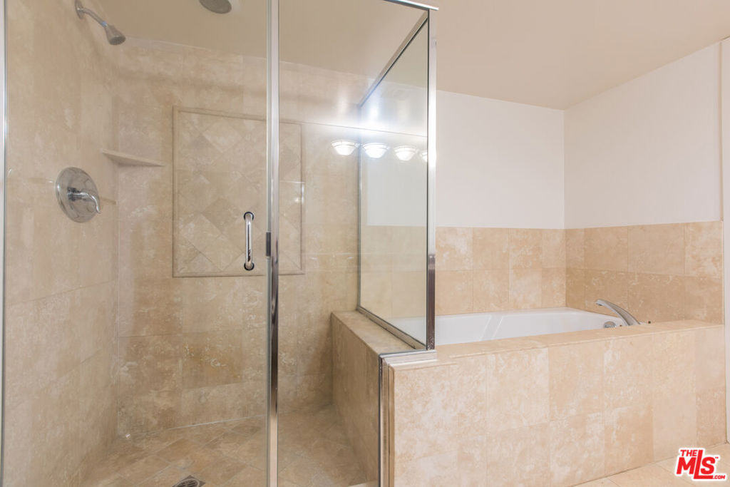 7249 Franklin Avenue 201 Property Photo 14