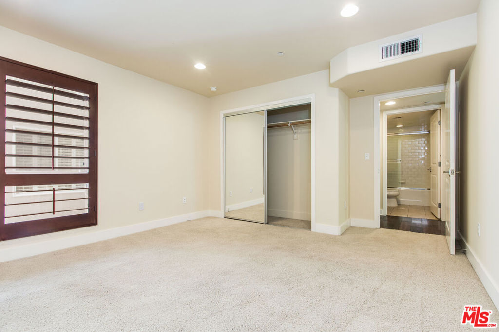 7249 Franklin Avenue 201 Property Photo 17