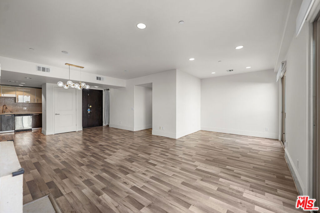 147 N Berendo Street 203 Property Photo 5