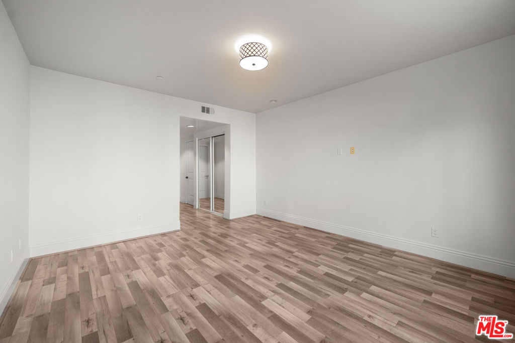 147 N Berendo Street 203 Property Photo 10