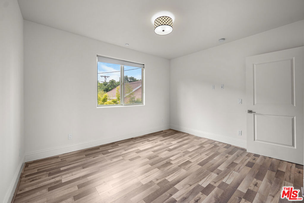 147 N Berendo Street 203 Property Photo 14