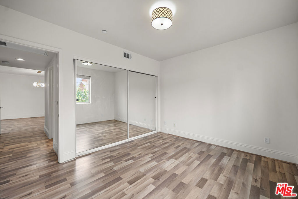 147 N Berendo Street 203 Property Photo 15