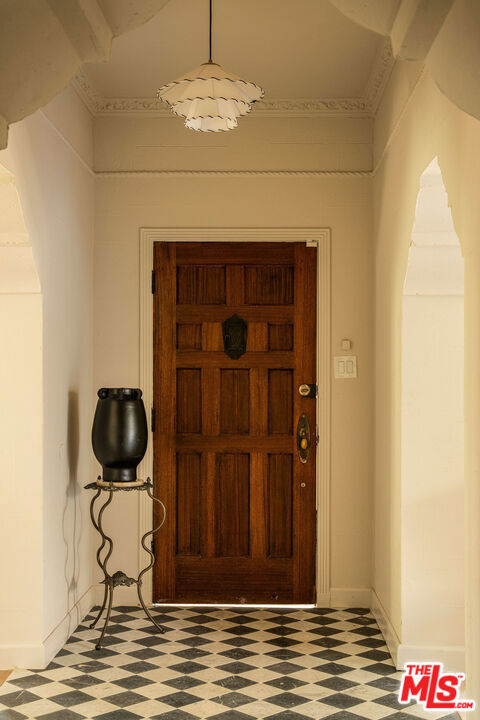 1208 S La Jolla Avenue Property Photo 2