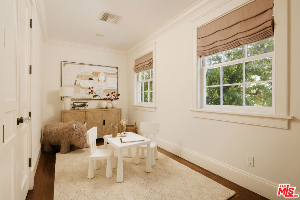 2435 Mandeville Canyon Road Property Photo 33