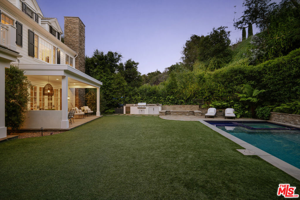 2435 Mandeville Canyon Road Property Photo 45