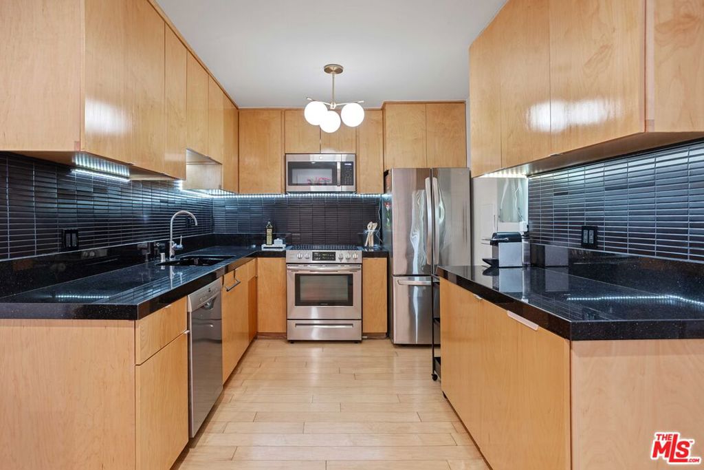 705 Westmount Drive 209 Property Photo 5