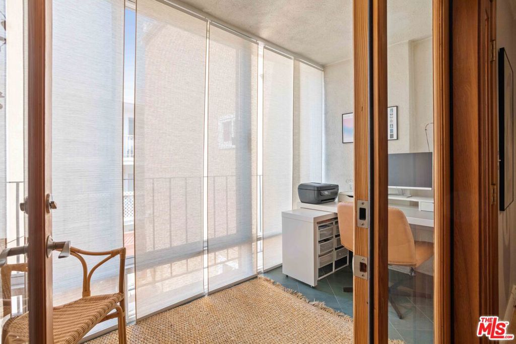 705 Westmount Drive 209 Property Photo 14