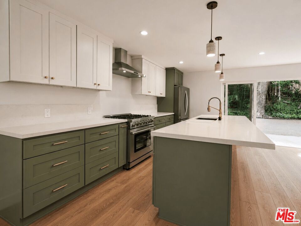 6531 Neddy Avenue Property Photo 8