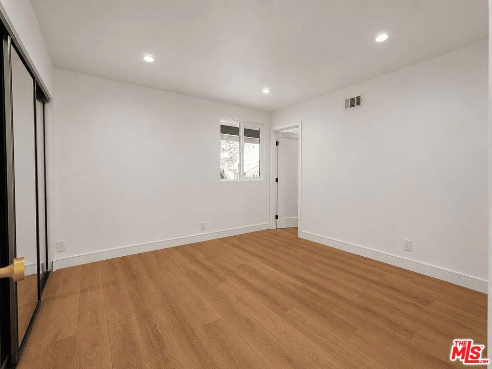 6531 Neddy Avenue Property Photo 15