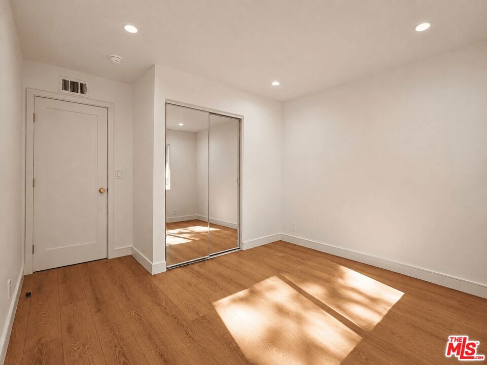 6531 Neddy Avenue Property Photo 25