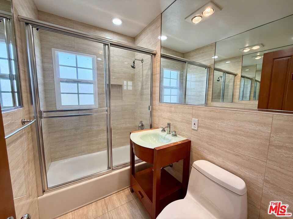 9667 W Olympic Boulevard Property Photo 11