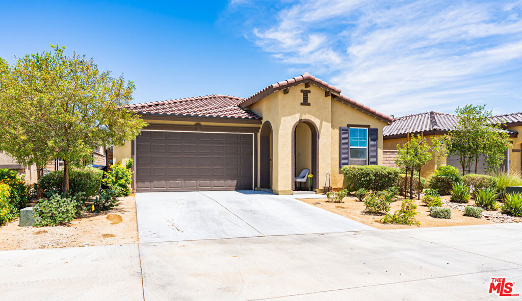 85346 Giorno Court Property Photo 2