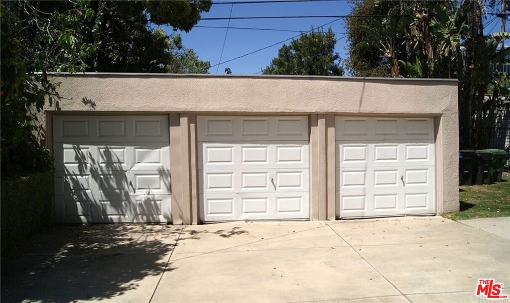 853 N Mansfield Avenue Property Photo 3