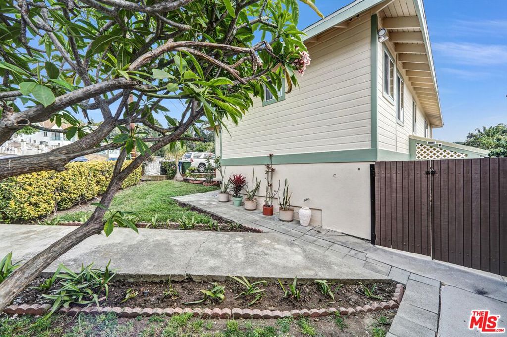 2326 Arthur Street Property Photo 3