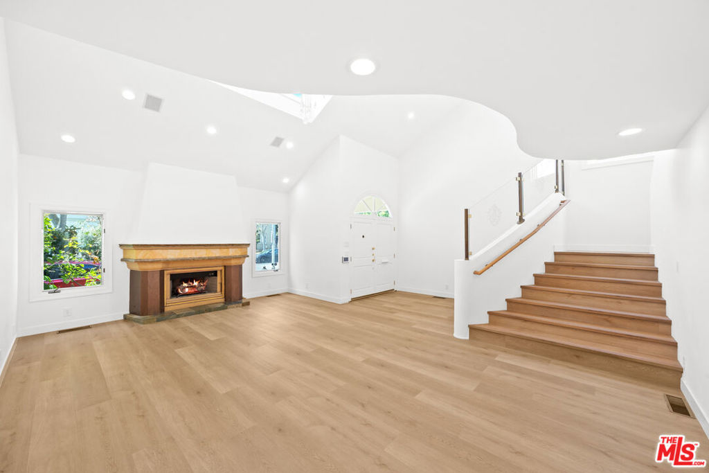 244 S Almont Drive Property Photo 4
