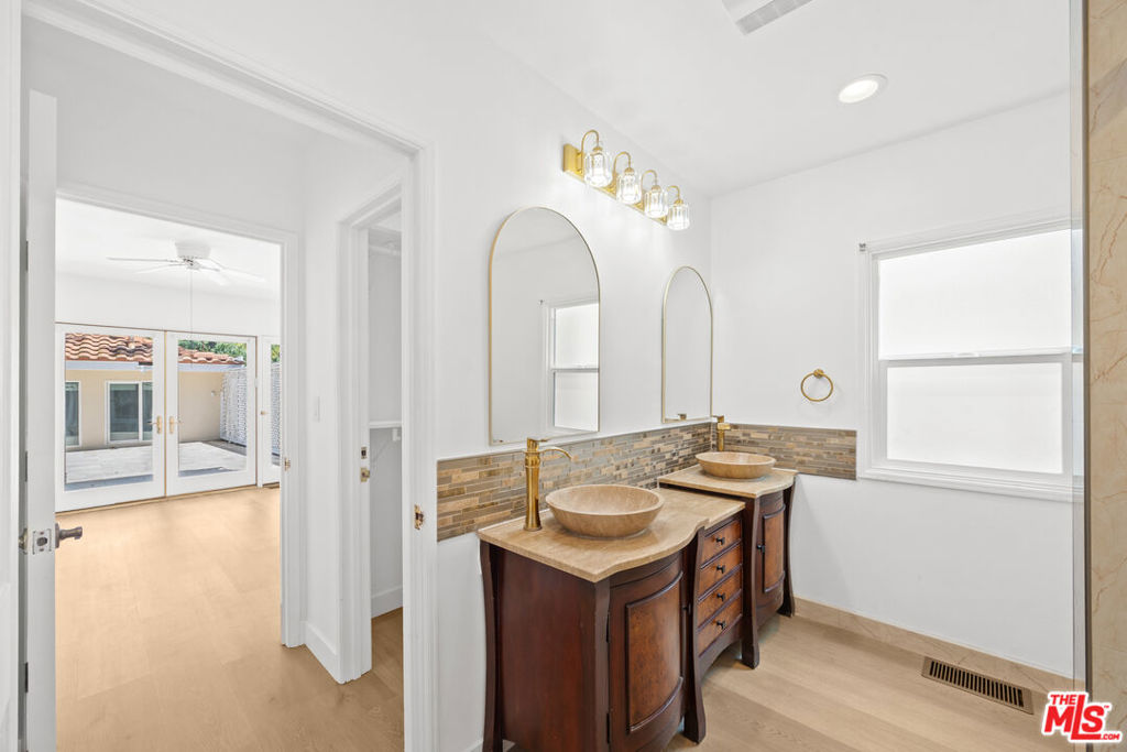 244 S Almont Drive Property Photo 10