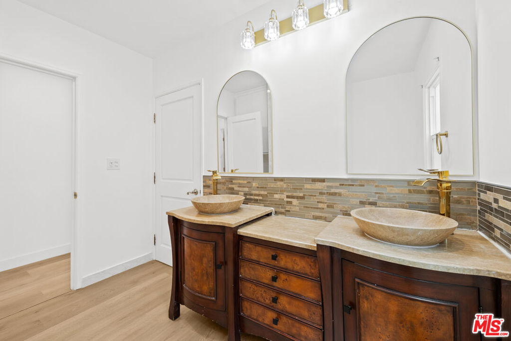 244 S Almont Drive Property Photo 12