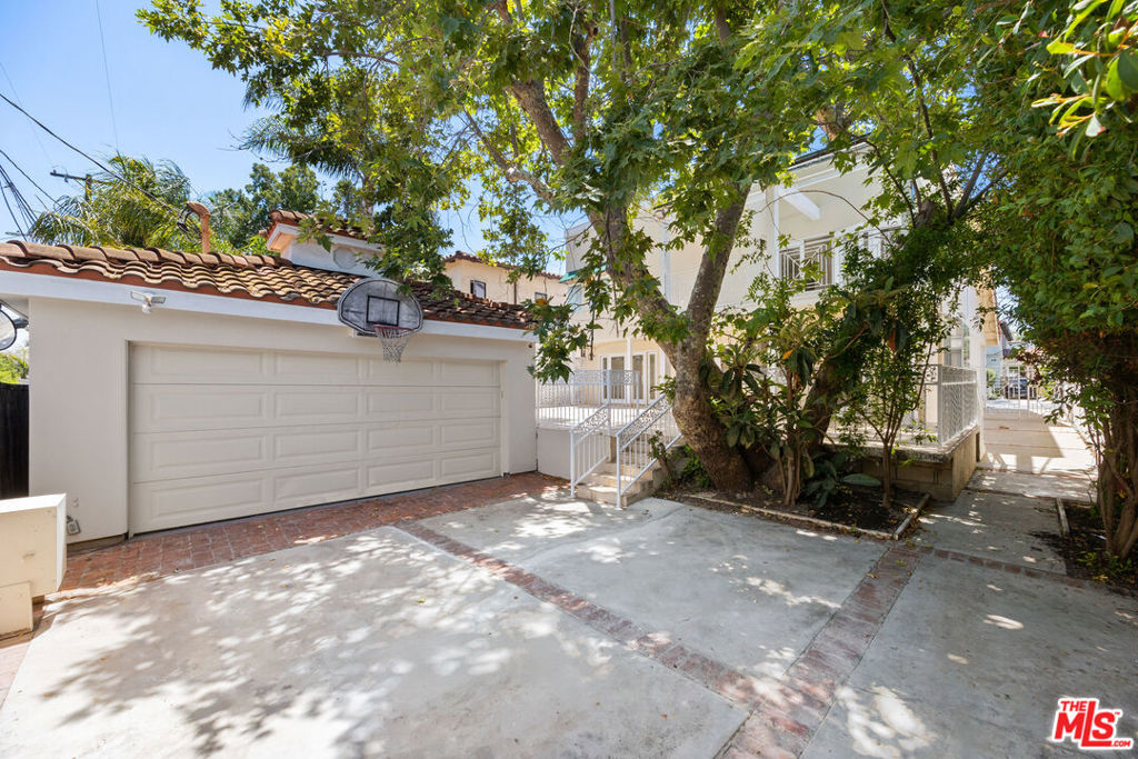 244 S Almont Drive Property Photo 32