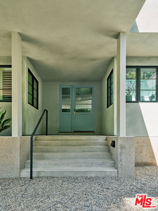 2633 Mandeville Canyon Road Property Photo 32