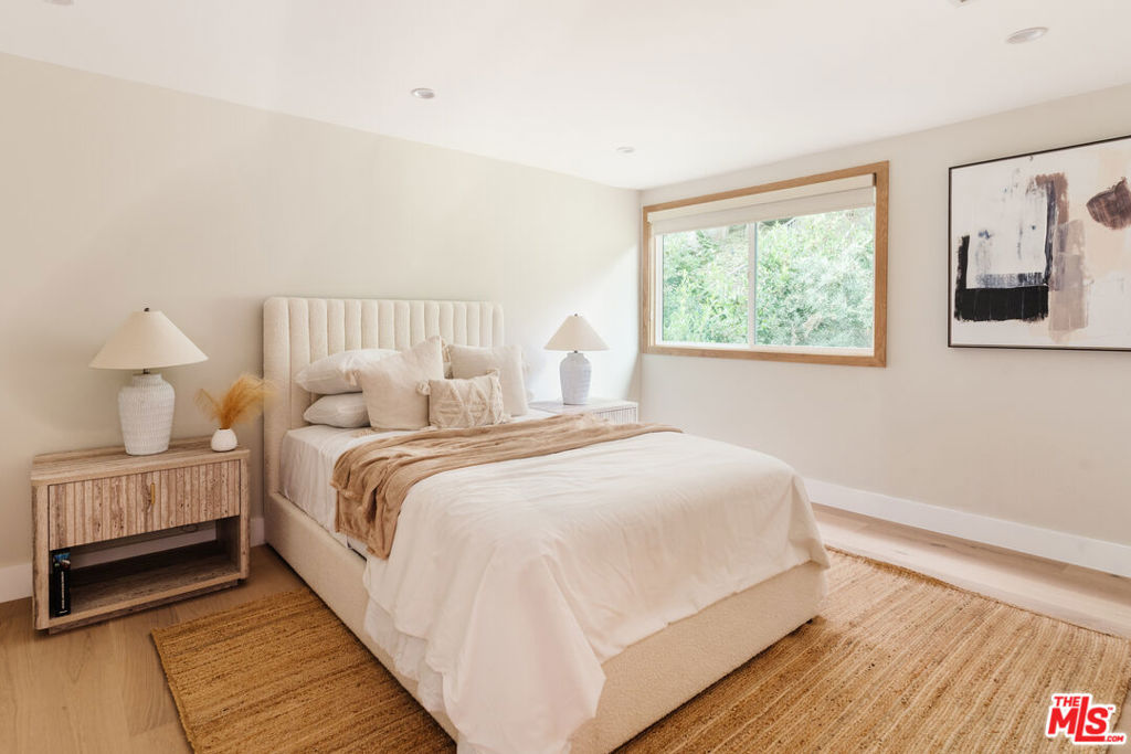 3977 Oeste Avenue Property Photo 14