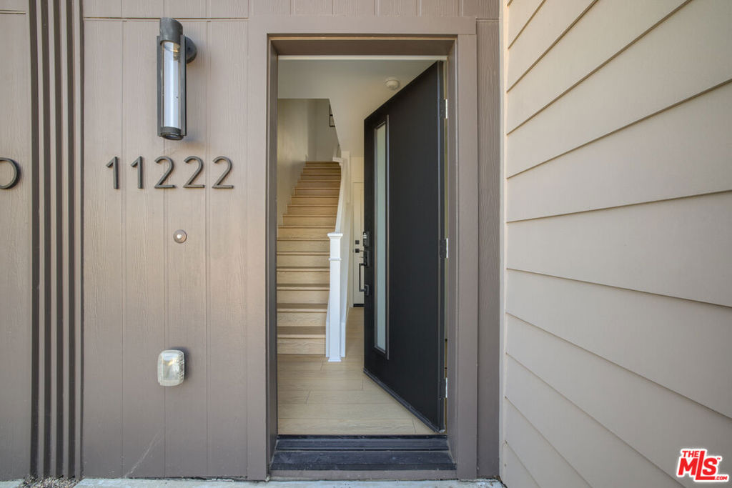 11222 W Victory Boulevard 2 Property Photo 3