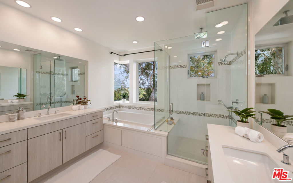 928 Las Lomas Avenue Property Photo 31