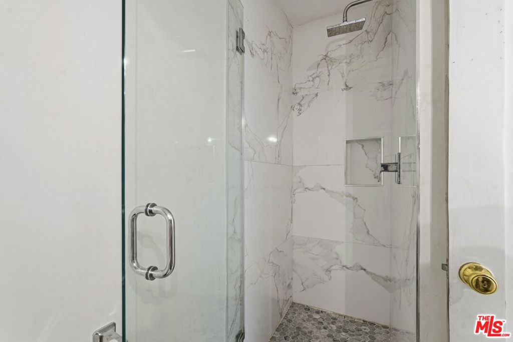 625 N Flores Street 104 Property Photo 16