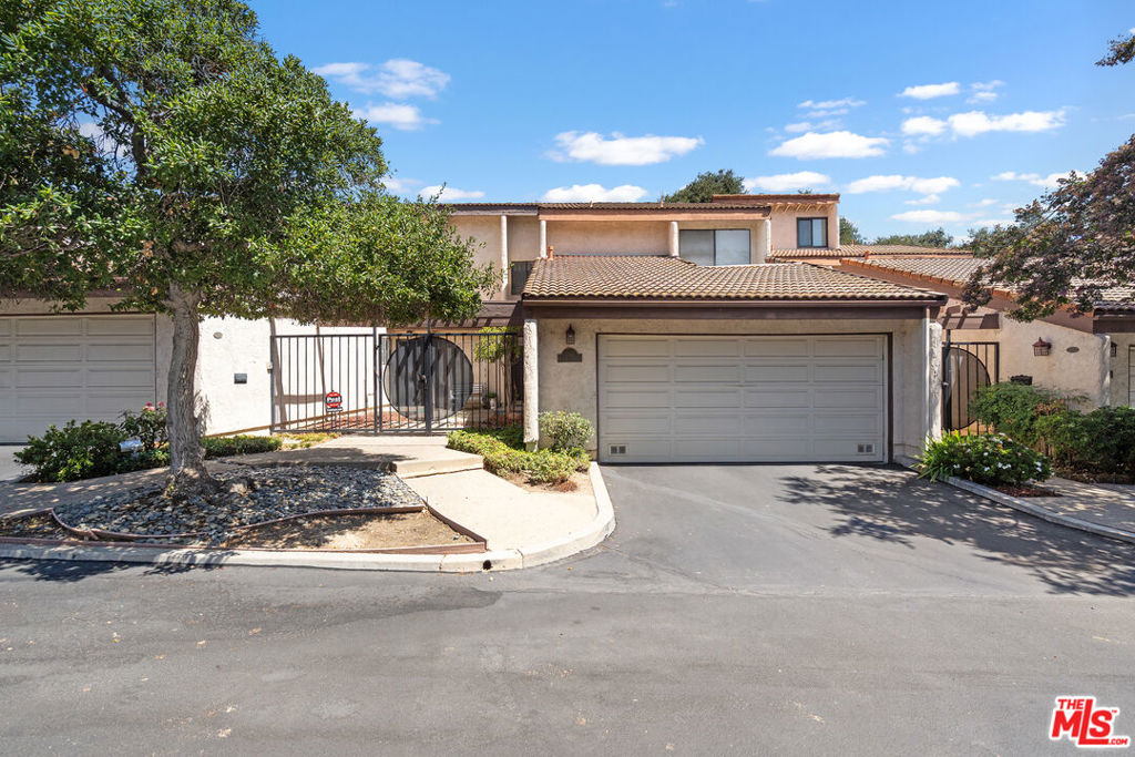 1114 Las Riendas Way Property Photo 1