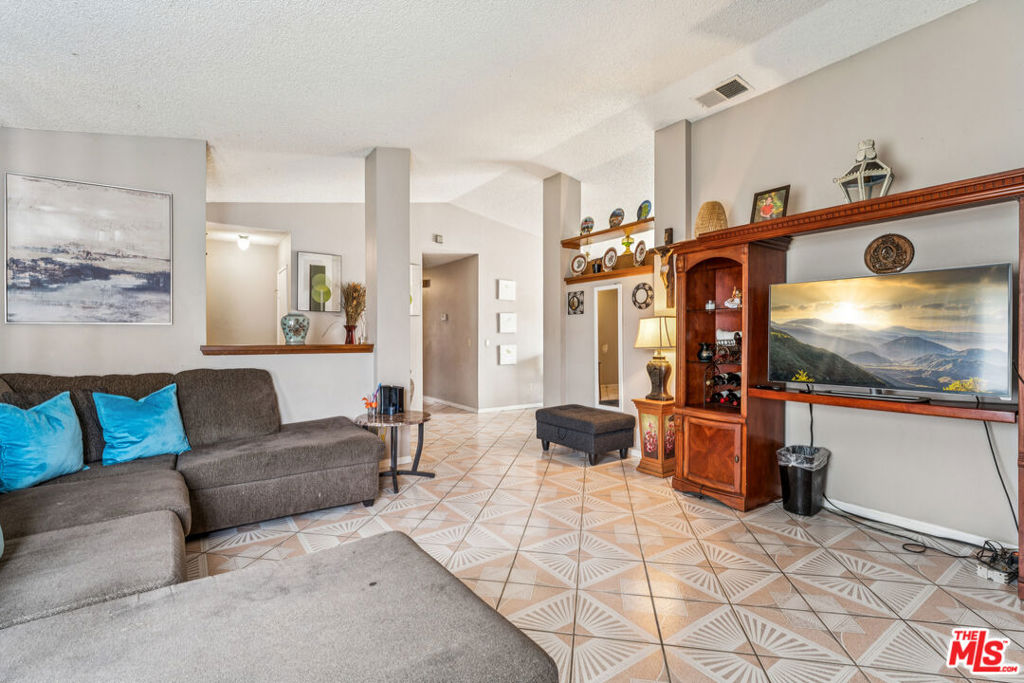 6731 30th Street Property Photo 7