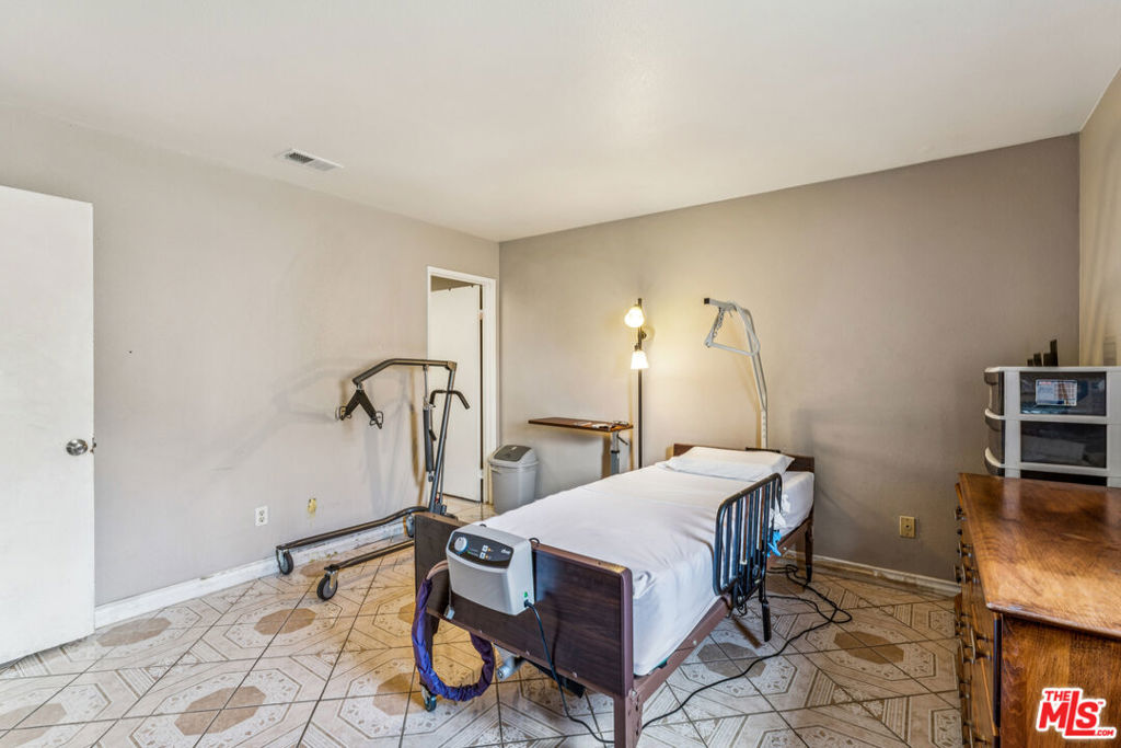 6731 30th Street Property Photo 16
