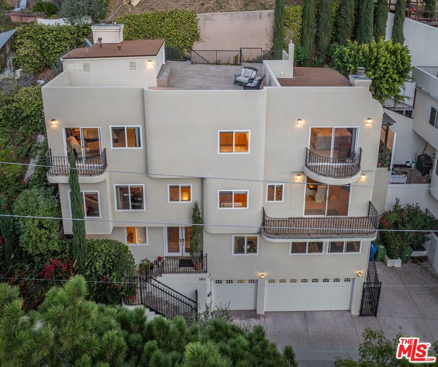 3943 Avenida Del Sol Property Photo 1