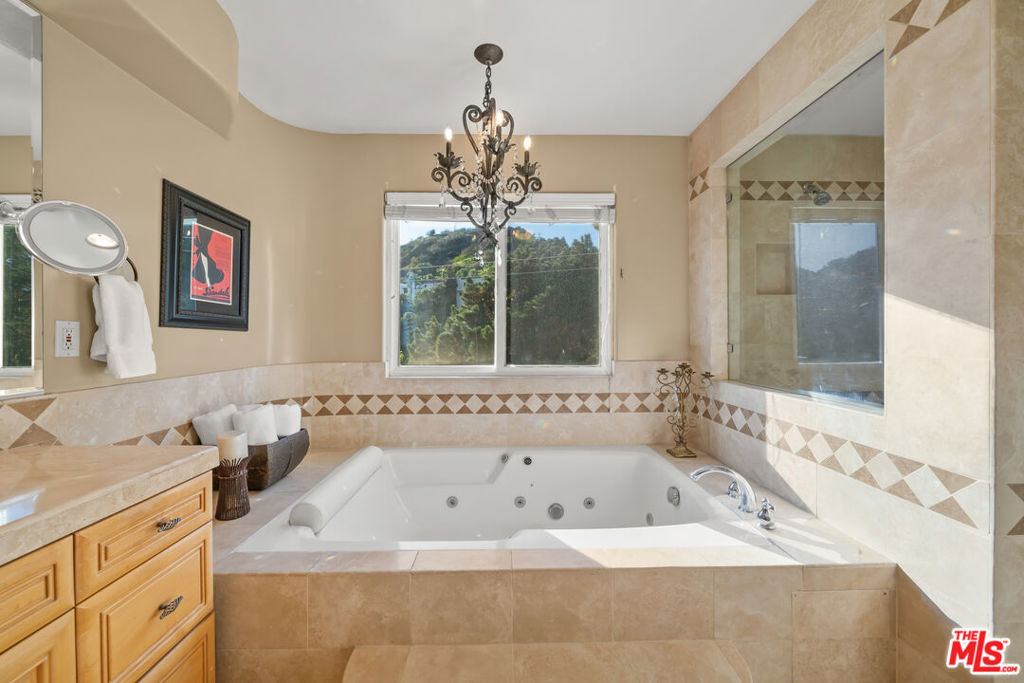 3943 Avenida Del Sol Property Photo 13
