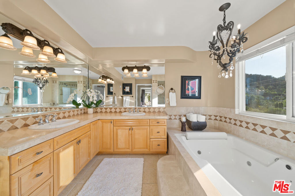 3943 Avenida Del Sol Property Photo 14