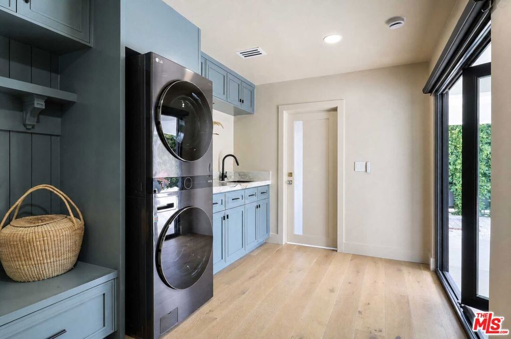 3525 Coast View Drive Property Photo 13