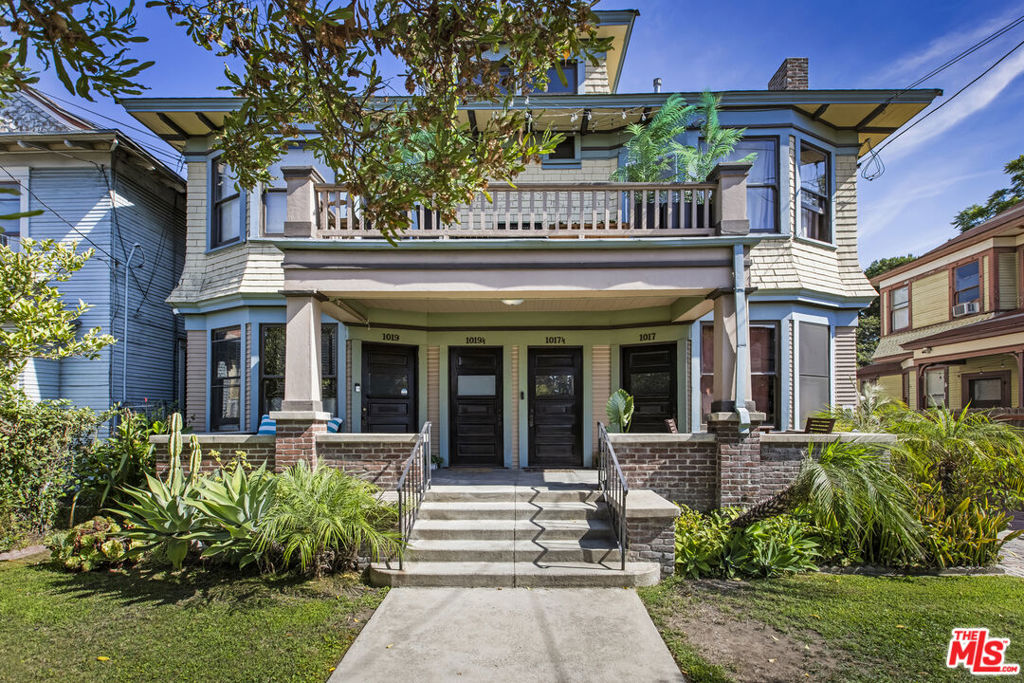 1017 W 24th Street Property Photo 2