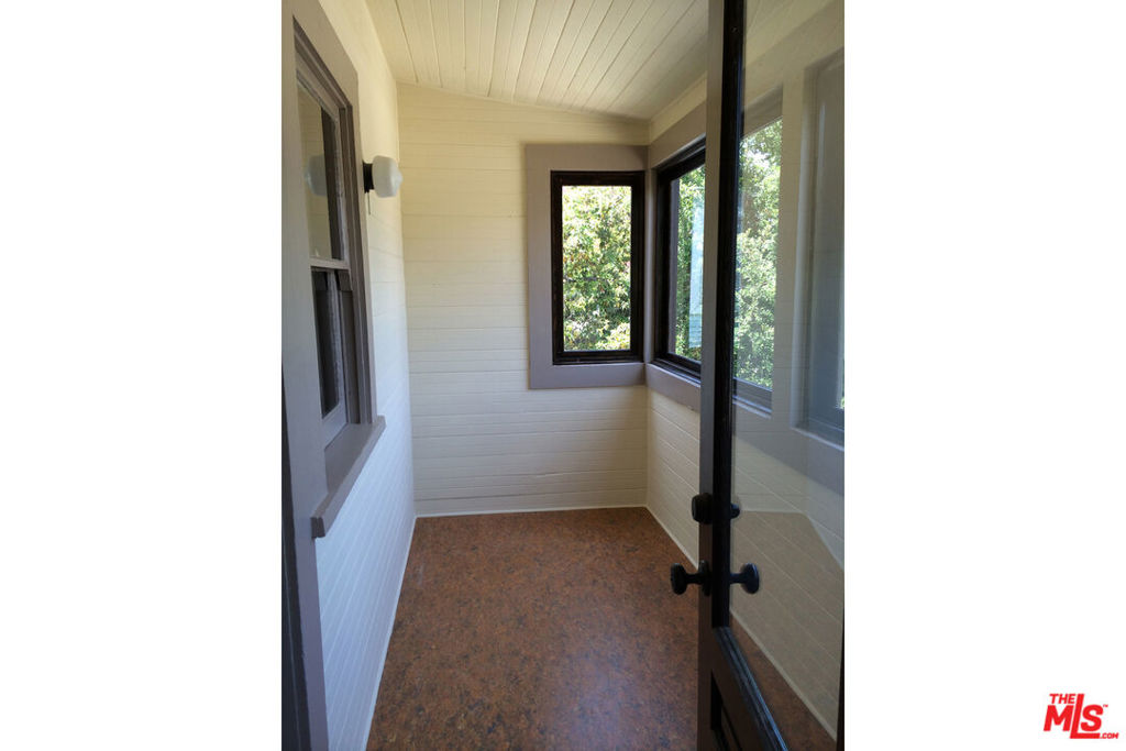 1017 W 24th Street Property Photo 26
