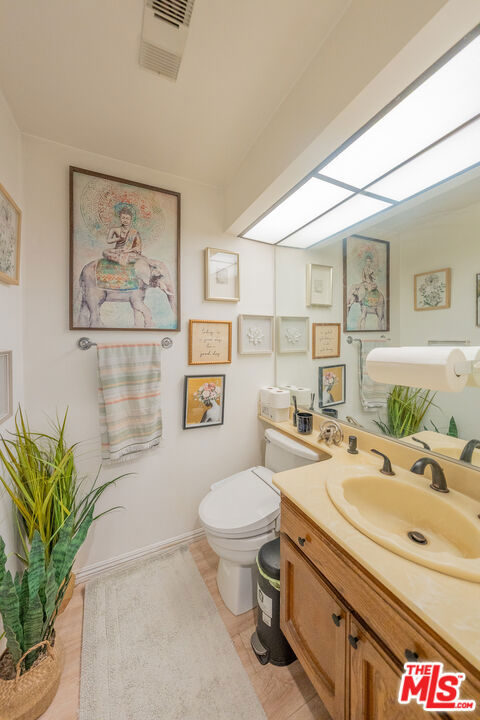 20737 Roscoe Boulevard 704 Property Photo 14