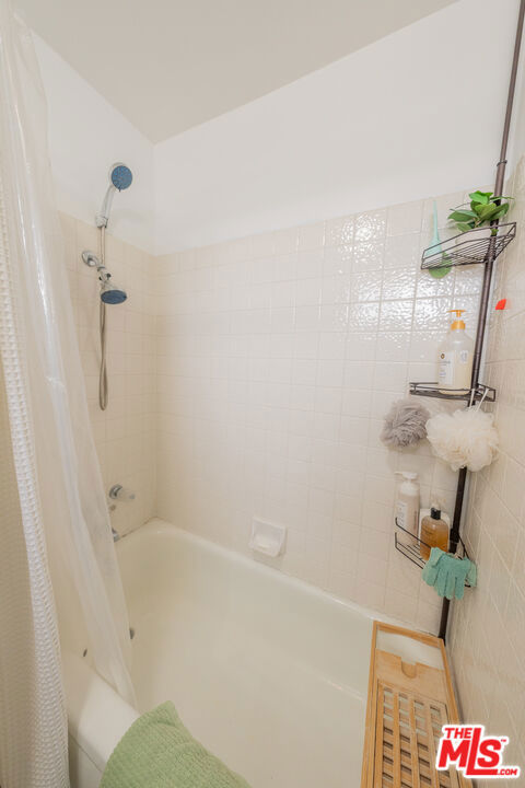 20737 Roscoe Boulevard 704 Property Photo 22