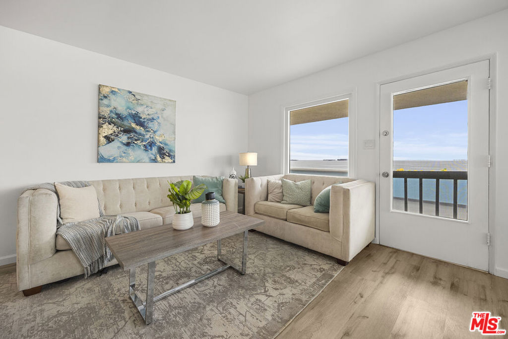 22 5th Place Property Photo 10