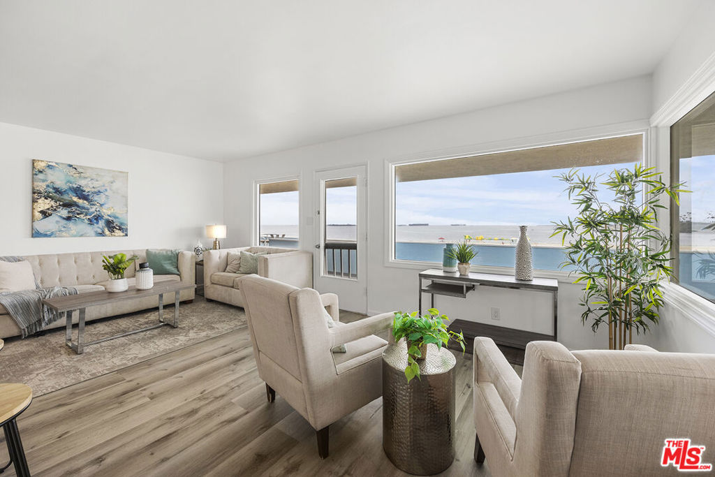 22 5th Place Property Photo 12