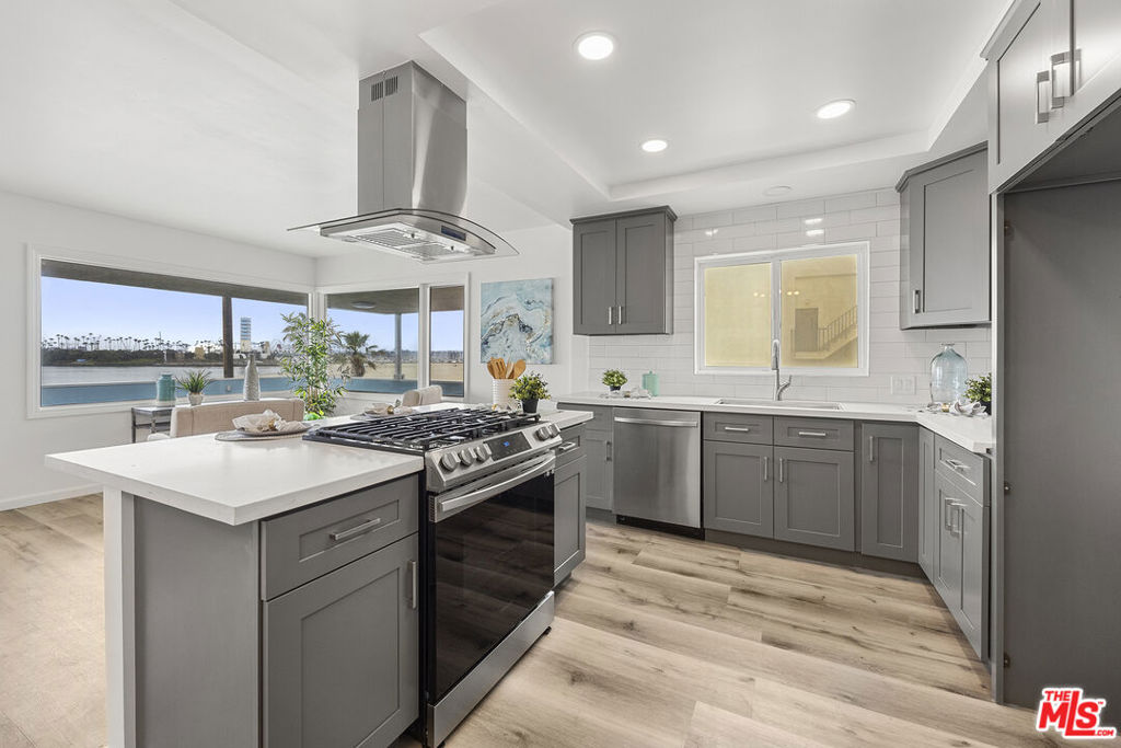 22 5th Place Property Photo 16