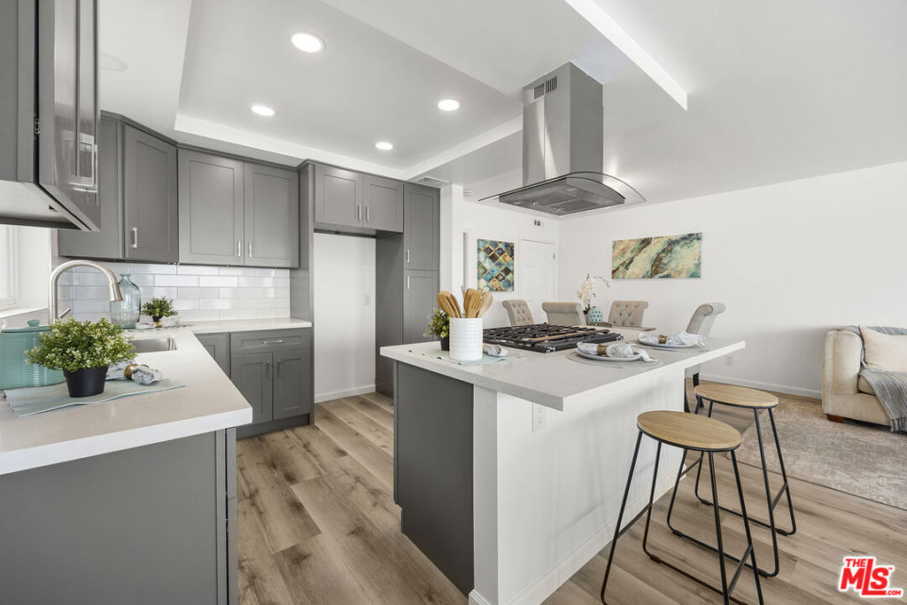 22 5th Place Property Photo 17
