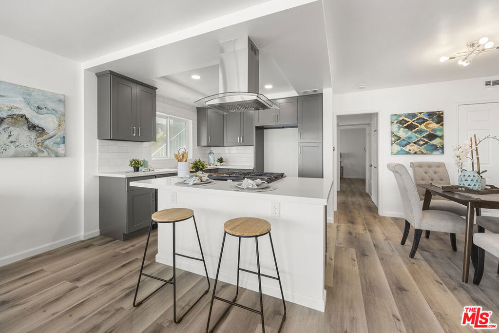 22 5th Place Property Photo 18