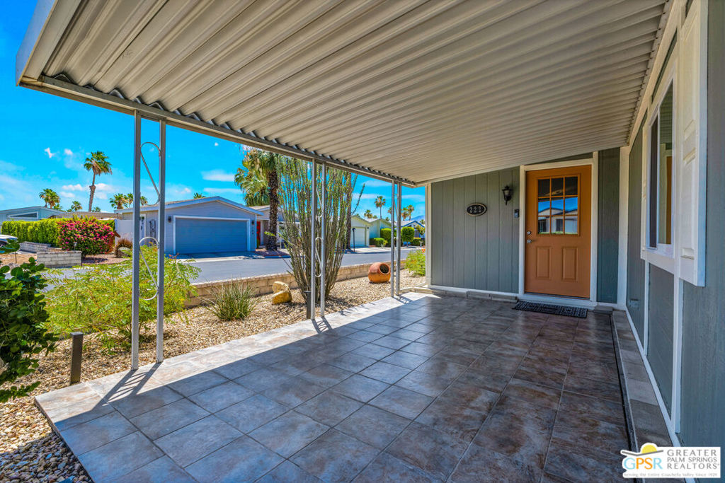 222 Settles Drive Property Photo 4